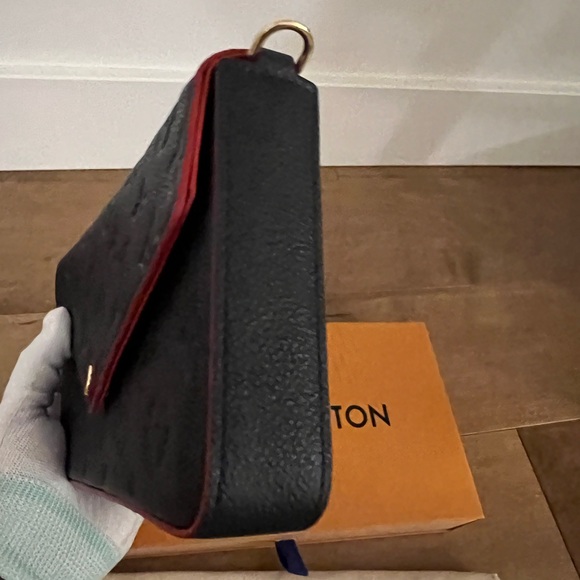Brand New w/ tags Louis Vuitton Felicia Pochette monogram empreinte Marine Rouge - Picture 2 of 10